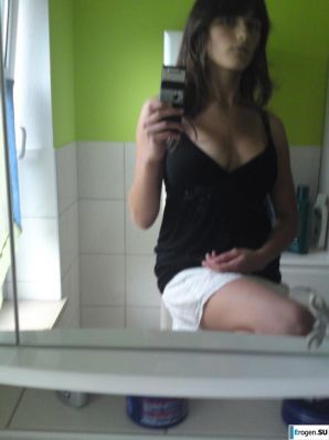 studio in the bathroom. Thumbnail 8