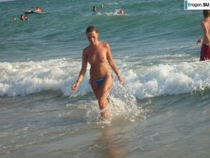 chronicles of the nudist beach. Thumbnail 20