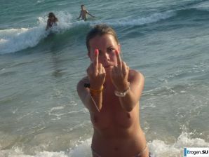 chronicles of the nudist beach. Thumbnail 22