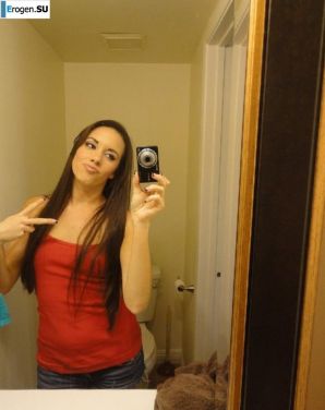 striptease in front of the mirror. Thumbnail 3