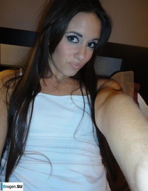 striptease in front of the mirror. Thumbnail 47