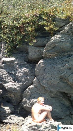 naked on the rocky shores. Thumbnail 31