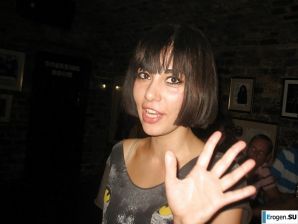 skinny short hair. Thumbnail 6