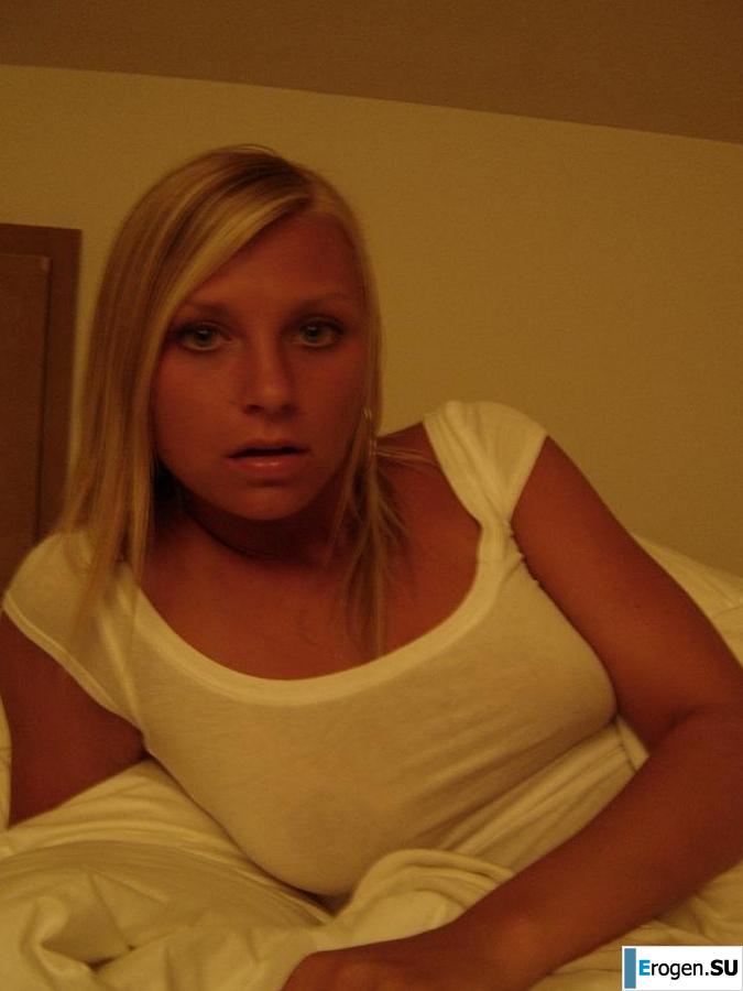 the overseas blonde is grimacing in front of the camera. Slide 35