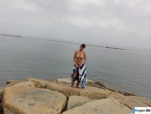 на пляже в Маями без купальника. Миниатюра 35