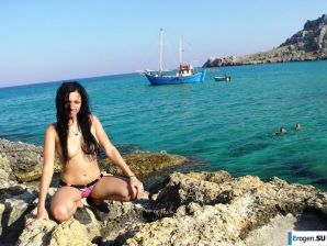 leave without a swimsuit. Thumbnail 18