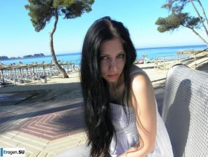 leave without a swimsuit. Thumbnail 5