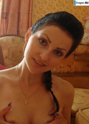 sultry sexy brunette. Thumbnail 6