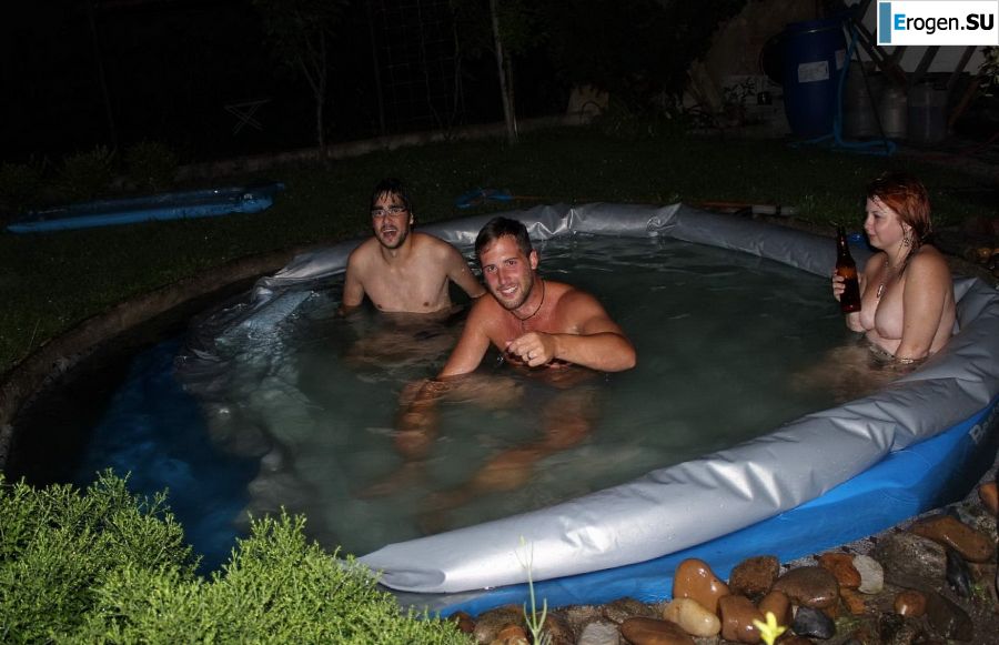 naked chicks in the pool. Slide 28