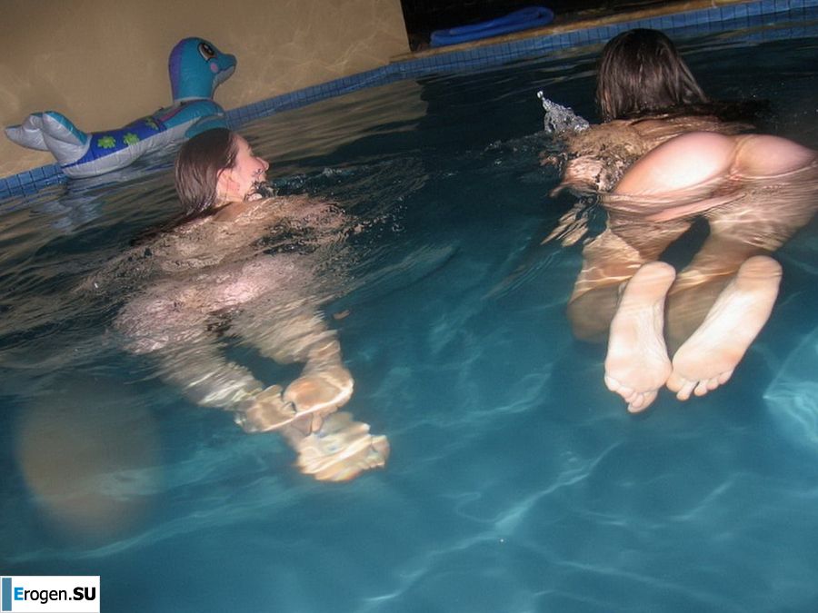 naked chicks in the pool. Slide 4