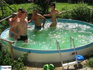 naked chicks in the pool. Thumbnail 2