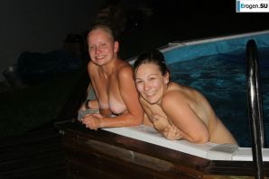 naked chicks in the pool. Thumbnail 33