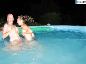 naked chicks in the pool. Part 2. Thumbnail 25