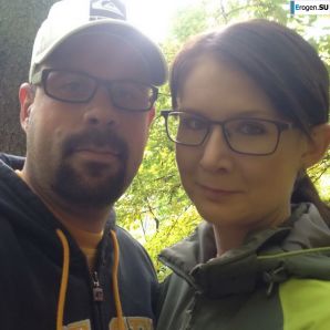 a woman has something to show. Thumbnail 17
