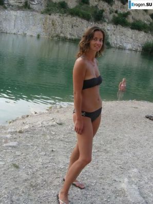 took off her bra somewhere on the rocky slopes. Thumbnail 2