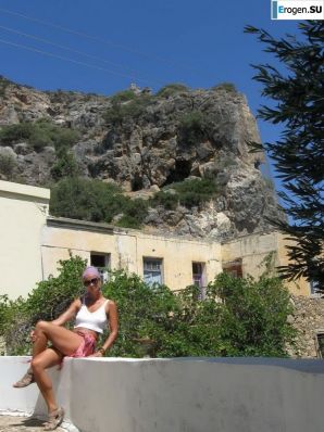 took off her bra somewhere on the rocky slopes. Thumbnail 32