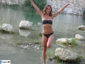took off her bra somewhere on the rocky slopes. Thumbnail 5