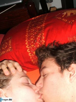 a happy young couple presents. Thumbnail 10