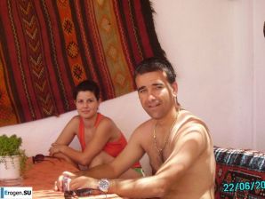 petite short-haired brunette on vacation. Part 2. Thumbnail 18