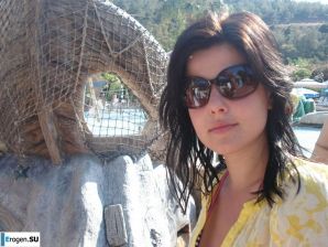 petite short-haired brunette on vacation. Part 2. Thumbnail 20