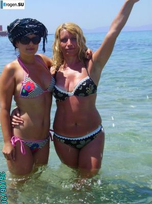petite short-haired brunette on vacation. Part 2. Thumbnail 22
