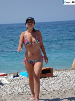 petite short-haired brunette on vacation. Part 2. Thumbnail 23