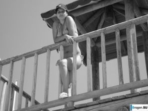 petite short-haired brunette on vacation. Part 2. Thumbnail 24