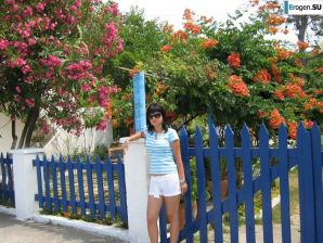 petite short-haired brunette on vacation. Part 2. Thumbnail 4