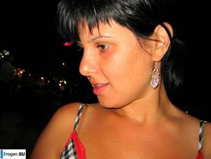 petite short-haired brunette on vacation. Part 2. Thumbnail 5