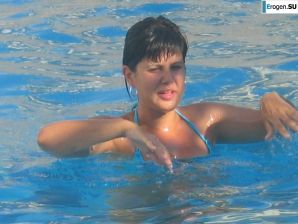 petite short-haired brunette on vacation. Part 2. Thumbnail 9