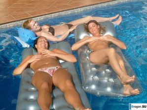 girlfriends in a Greek hotel. Thumbnail 14