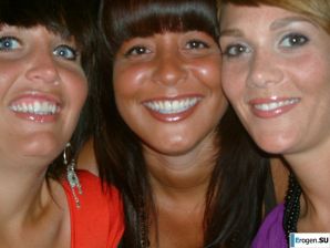 girlfriends in a Greek hotel. Thumbnail 18