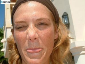 girlfriends in a Greek hotel. Thumbnail 26