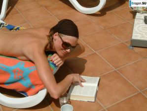 girlfriends in a Greek hotel. Thumbnail 3