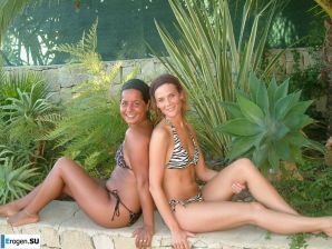 girlfriends in a Greek hotel. Thumbnail 33
