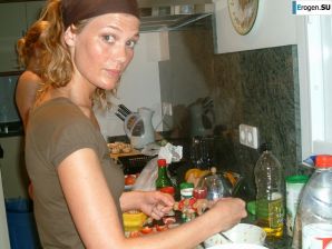 girlfriends in a Greek hotel. Thumbnail 5