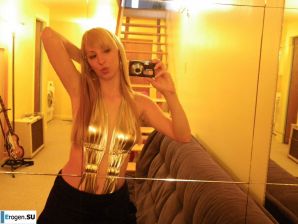 pathos blonde and her camera. Thumbnail 39