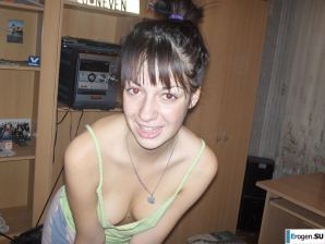 moody striptease without a single smile. Thumbnail 24