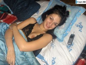 moody striptease without a single smile. Thumbnail 34