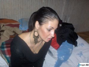 moody striptease without a single smile. Thumbnail 43