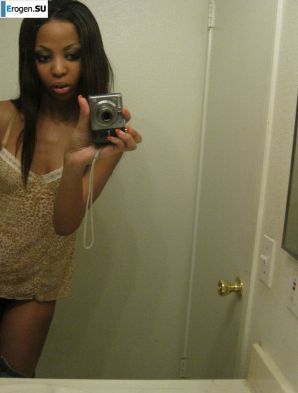 selfie of a naked black woman. Thumbnail 40