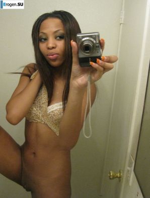 selfie of a naked black woman. Thumbnail 7