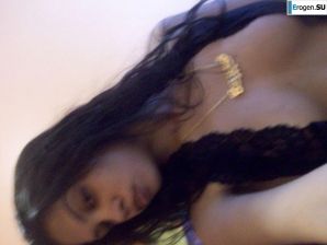 slim dark-skinned girl undresses. Thumbnail 11