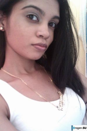 slim dark-skinned girl undresses. Thumbnail 13