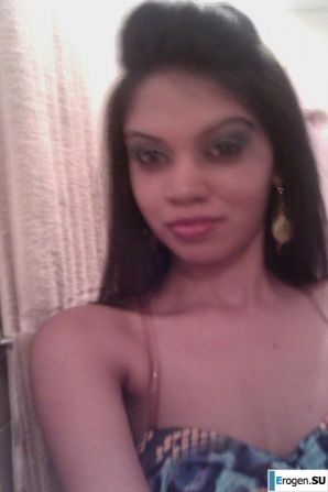 slim dark-skinned girl undresses. Thumbnail 18