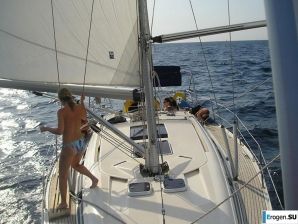 party with heifers on a yacht. Thumbnail 28