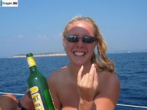 party with heifers on a yacht. Thumbnail 5