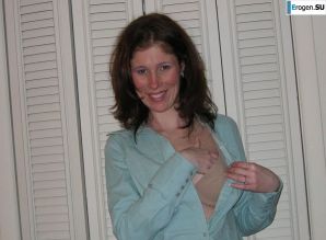 red-haired cauliflower slim woman. Thumbnail 1