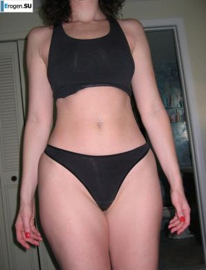 red-haired cauliflower slim woman. Thumbnail 2