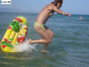 fun on a nudist beach. Thumbnail 24